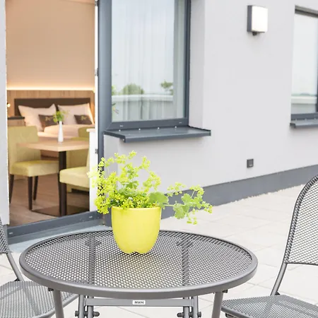 Am Pfaffenstein Hotel apartamentowy Klein-Winternheim